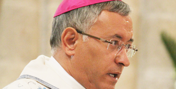 “O bispo é aquele que ajuda a abrir as portas da Igreja para sairmos ao encontro dos outros”