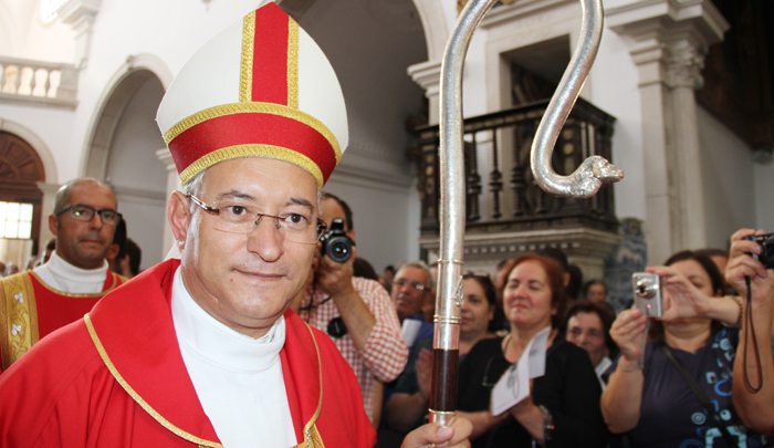 “A missão da Igreja é dar visibilidade ao invisível”, afirma D. António Moiteiro na chegada à Diocese