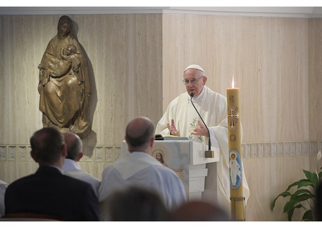 Homilia em Santa Marta: O «amor cristão é concreto» e deve «ter sinais visíveis» no mundo