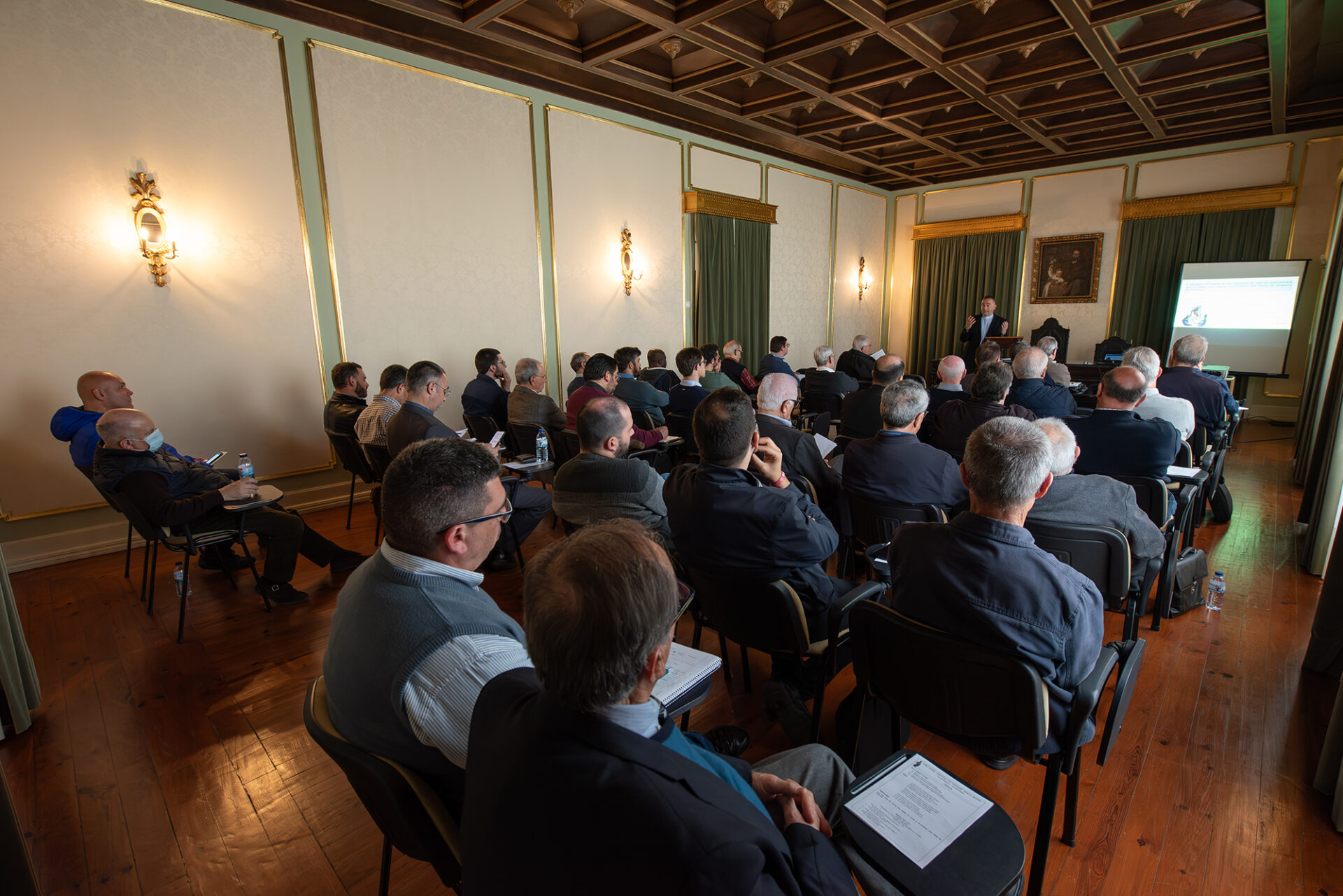 Algarve: «Novo Itinerário» e «coleção Emaús» apresentados ao clero da diocese
