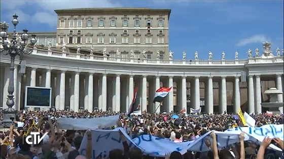 Angelus: «não há amor verdadeiro sem o sacrifício de si»
