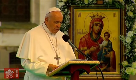 Regina Coeli: Papa lembra necessidade de «cultura de diálogo»