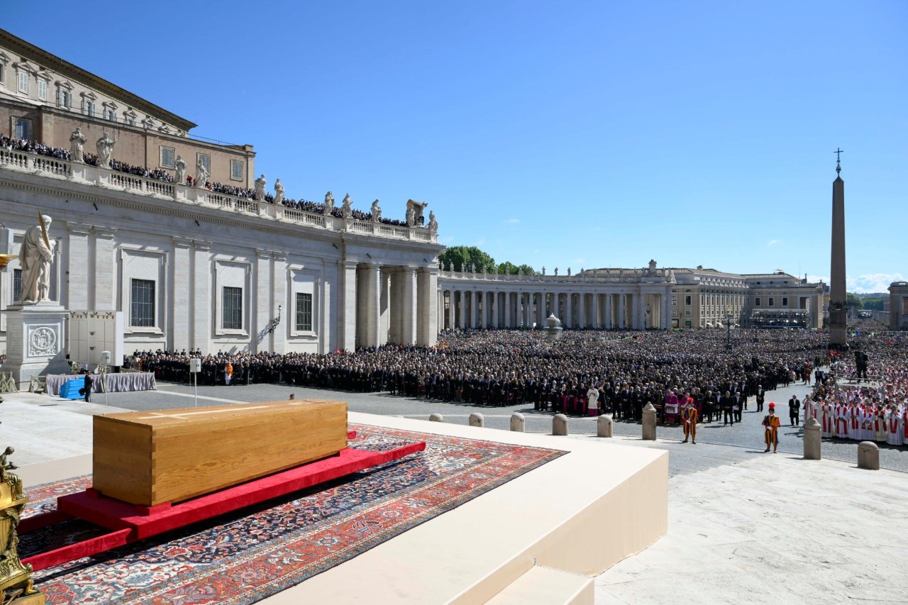 Homilia do cardeal Giovanni Batista Re na missa das exéquias do Papa Francisco