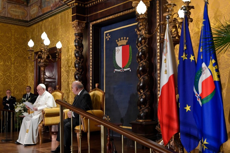 Malta: «Não façamos evaporar-se o sonho da paz», pede o Papa