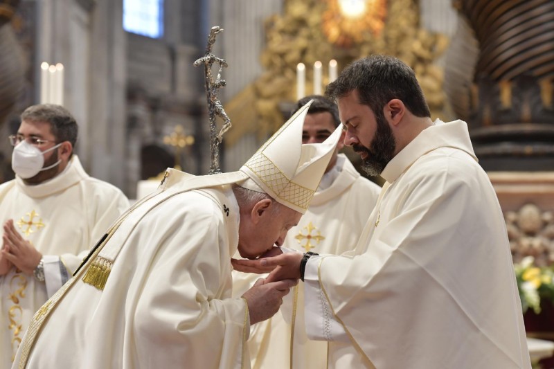 Papa Francisco pede «estilo de Deus» aos novos sacerdotes
