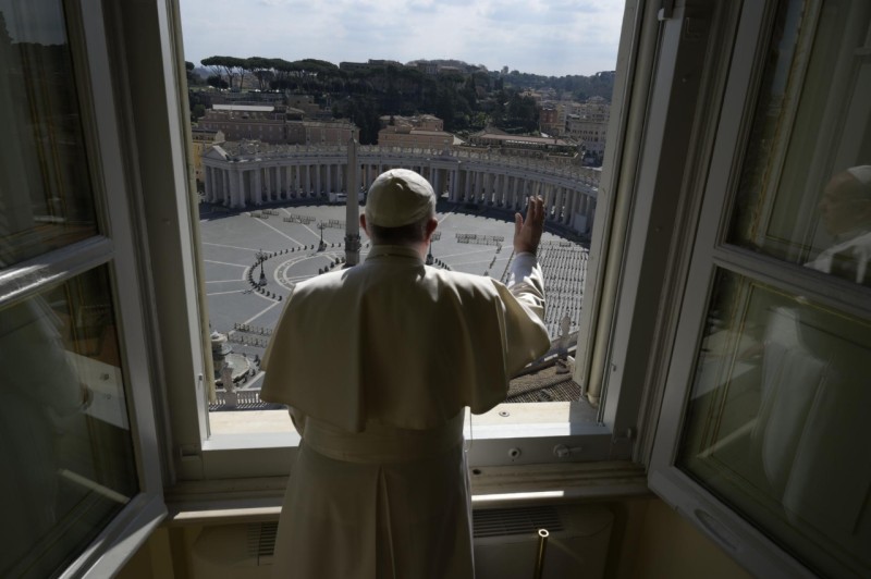 Ângelus: Papa agradece aos sacerdotes a «coragem e a criatividade»