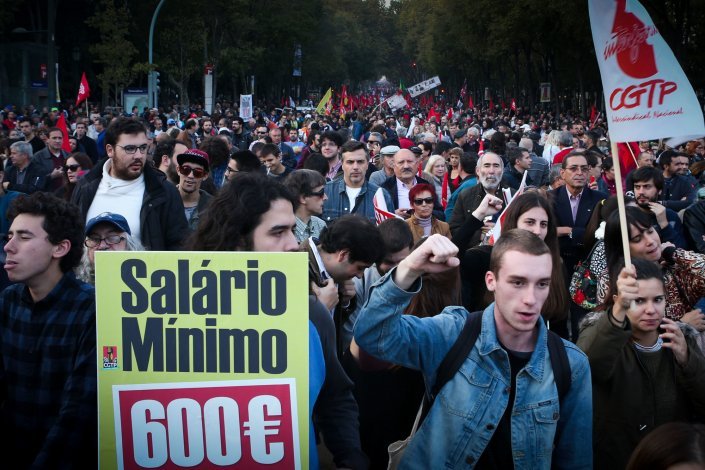 Uma TERRA, um TETO, um TRABALHO, VIDA DIGNA para a CLASSE TRABALHADORA